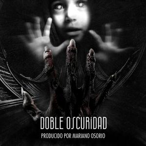 Listen to Doble Oscuridad in the App